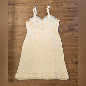 Vintage Cream Lace Nightgown/Slip